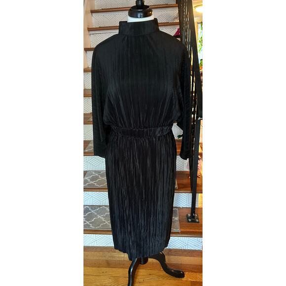 Luxe Pleated Satin Finish – Black Elegant Mock Neck Women’s, Size 10 - Picture 1 of 8